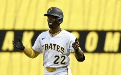 Andrew McCutchen Homers to Pass Roberto Clemente for 3rd Place in Pirates History